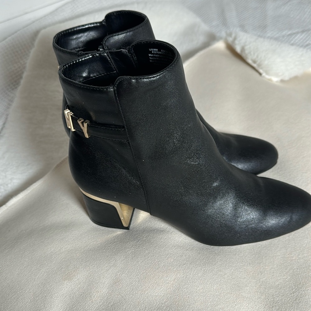 DKNY Womens Crosbi Black Leather  Zip Block Heel Booties Ankle Boots 8
